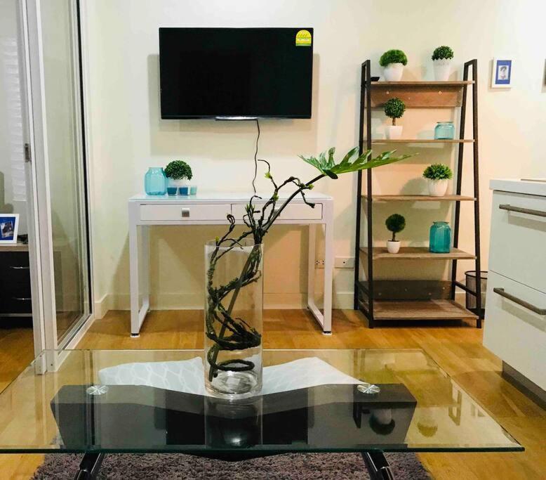 Acqua Private Residence Livingstone Tower Condo Unit With Free Wifi Manila Exterior photo